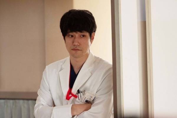 岸井ゆきの「最期のケアまで描く」土ドラ「お別れホスピタル」ビジュアル完成