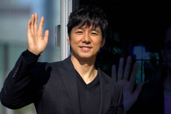 「さよならマエストロ」西島秀俊＆モモンガ、キュートなツーショットに「エプロン姿に安定感」「眼福」