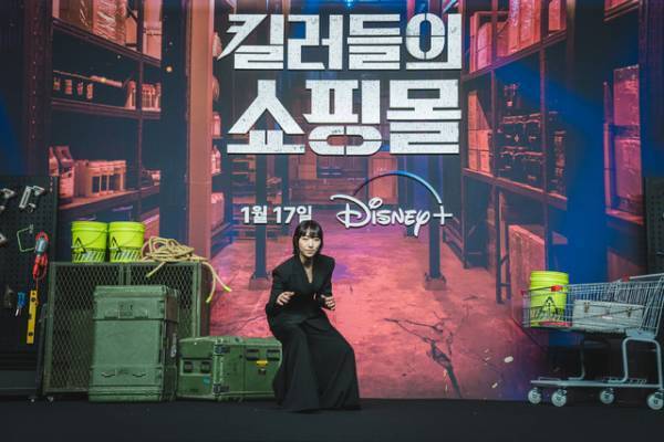 イ・ドンウクは「とても頼りになる先輩」過酷なアクションに挑んだキム・ヘジュンが感謝「殺し屋たちの店」