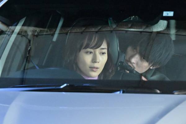 櫻井翔“武蔵”、人質の嘘を暴き獣一人の面を剥ぐ…「新空港占拠」第2話