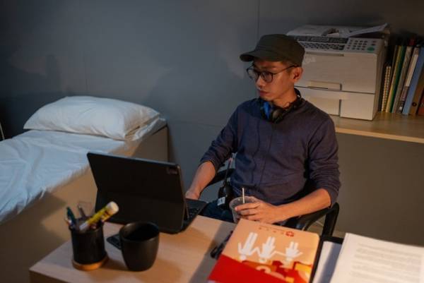 「父子の関係性の欠落感」に着目、香港の移民たち描く『白日青春』を監督が語る