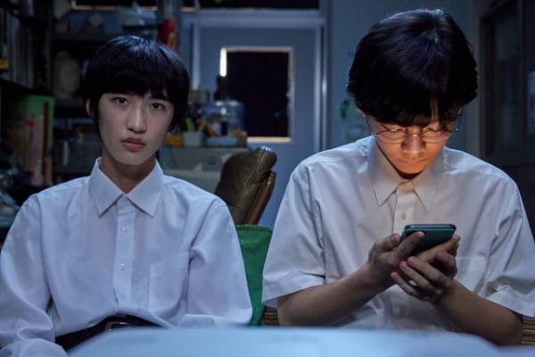 個性豊かなクラスメイトたちに注目『カラオケ行こ！』場面写真