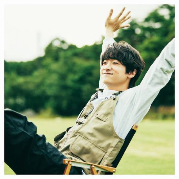 小関裕太、“自然”がテーマの4月始まりカレンダー発売「より呼吸が聞こえるような」