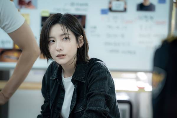 アン・ボヒョンの“ヒーロー能力値”は「想像以上」と監督　「財閥 x 刑事」配信開始