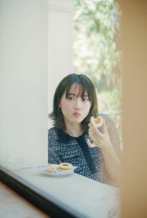 綾瀬はるか、ローマへ！ 2年半ぶり再開「ハルカノイセカイ」第5弾発売中