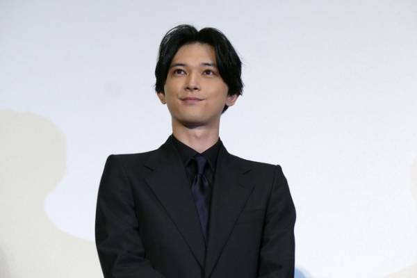 吉沢亮、30歳の誕生日を記念してカレンダーメイキング公開