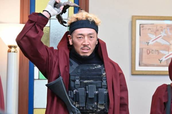 櫻井翔主演「新空港占拠」馬＆牛＆猪、素顔があらわに