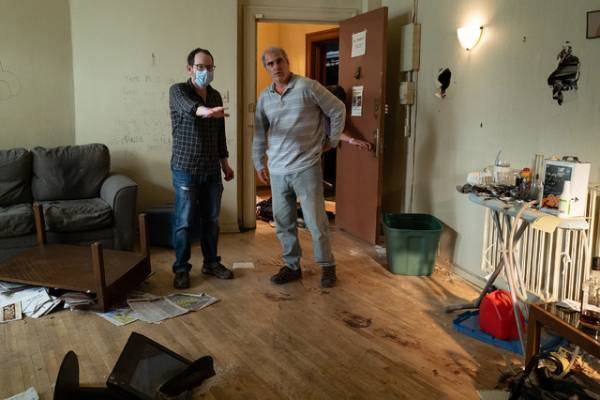 アリ・アスター、ホアキン・フェニックスと「手探りで映画を作った」『ボーはおそれている』撮影裏話＆メイキングショット