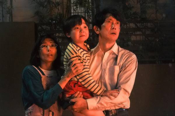 津田健次郎“ラスボス”迫る！ 高橋恭平＆宮世琉弥の姿も『映画 マイホームヒーロー』場面写真