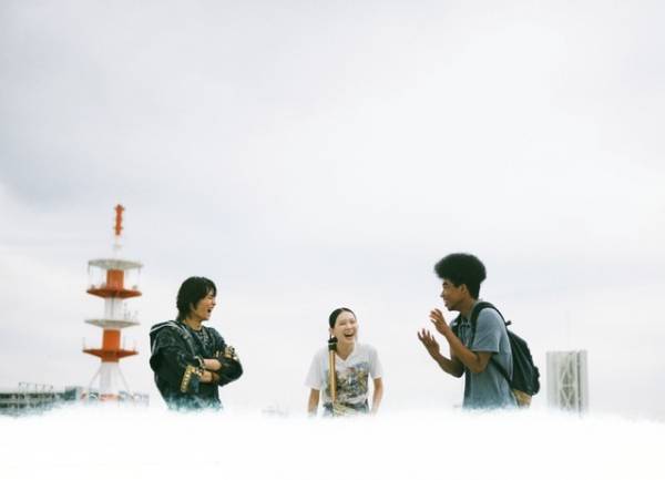 中島セナ＆奥平大兼ら撮影中の様子切り取る「ワンダーハッチ」メイキング写真