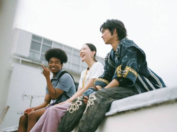 中島セナ＆奥平大兼ら撮影中の様子切り取る「ワンダーハッチ」メイキング写真