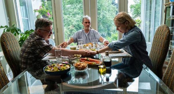 『ボーはおそれている』ホアキン・フェニックス、“コンビニまで猛ダッシュ”本編映像解禁