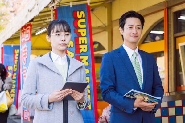 坂井真紀＆浪川大輔＆富栄ドラムら「すっぴんヒーロー」に出演