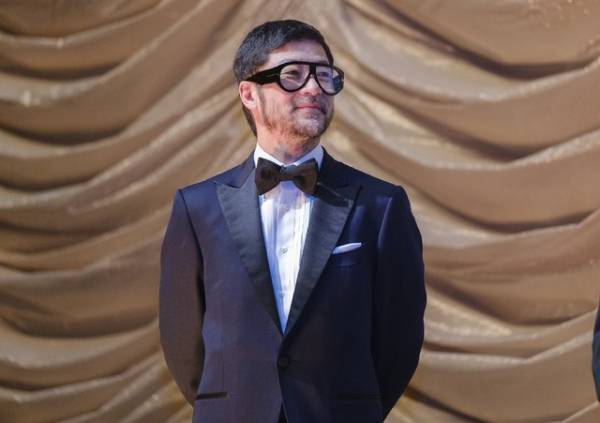 永瀬正敏＆浅野忠信＆佐藤浩市ら『箱男』ベルリン世界初上映に参加「時代が『箱男』に追いついた」と監督