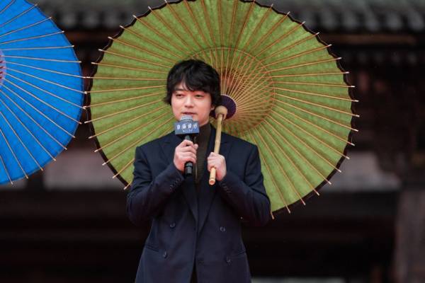 山崎賢人「とても面白かった」感想明かす　染谷将太＆奈緒と『陰陽師0』仁和寺イベントに登壇