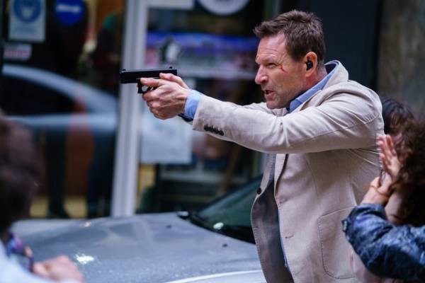 元CIA捜査官のレンガ職人が犯人を追い詰める…『ブリックレイヤー』予告映像