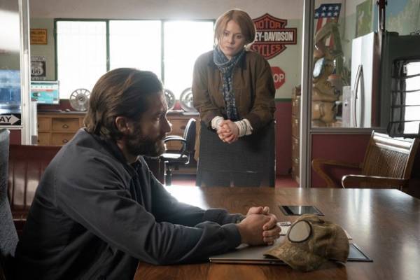 カンヌ受賞経験を持つエミリー・ビーチャムの役柄に注目『コヴェナント』本編映像