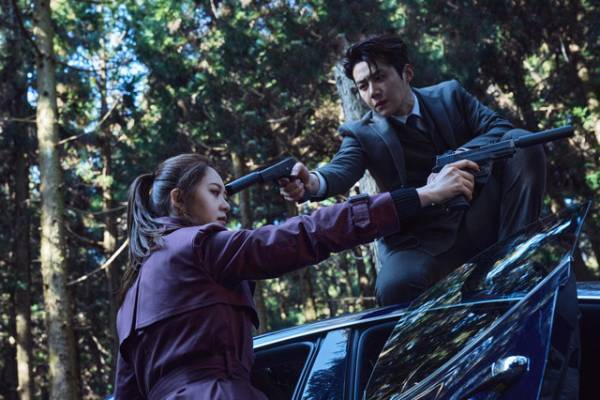 キム・ソンホら激しい銃撃戦ほか巨額の遺産巡る争い捉える『貴公子』場面写真