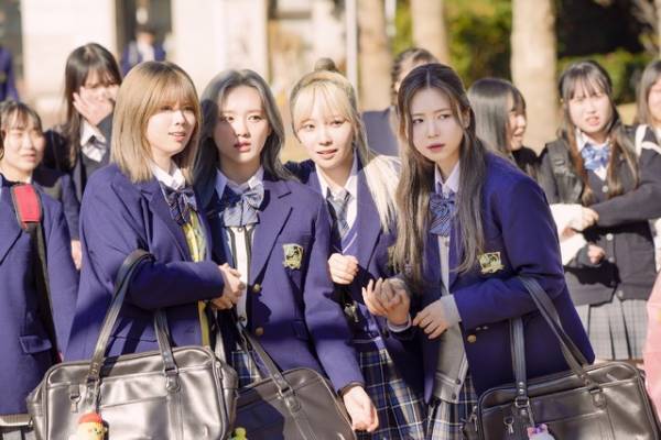NiziU、映画初出演　主題歌を担当する『恋わずらいのエリー』に生徒役