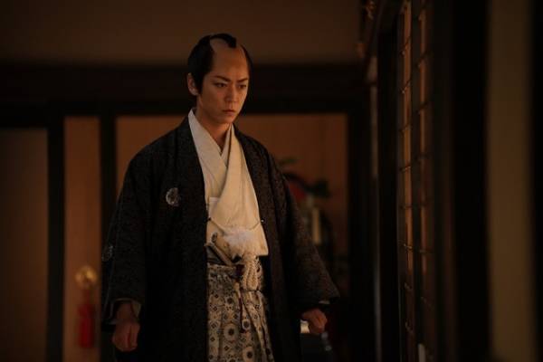 亀梨和也“家治”が小芝風花“倫子”に娘への想いを語り「感動のシーン」「号泣」の声上がる…「大奥」8話