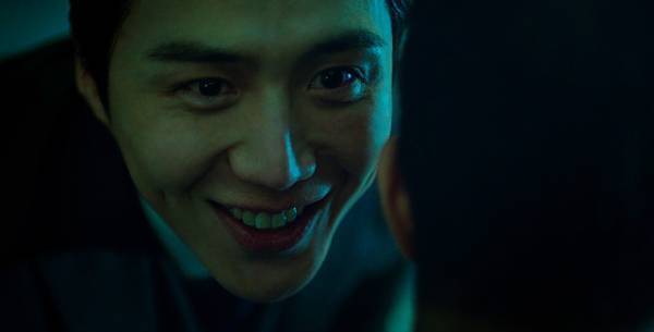 キム・ソンホのコメント付き『貴公子』本編映像　不気味に笑う“貴公子”は『時計じかけのオレンジ』を参考に