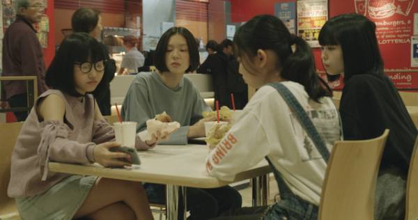 中島セナ主演、言葉にできない思いを絵に描く少女の心が揺れる『あこがれの色彩』予告編