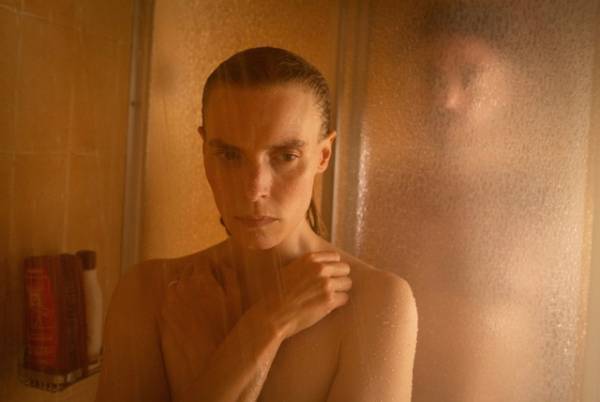 この一家は何かがおかしい…『胸騒ぎ』違和感が加速する予告編＆本ビジュアル