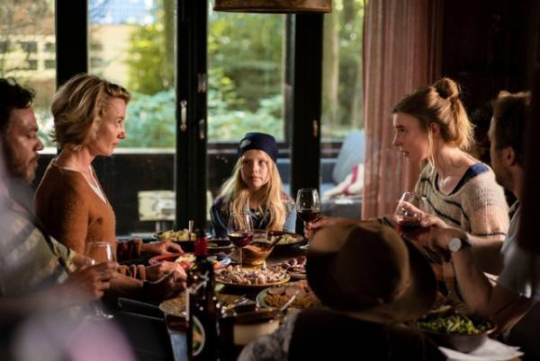 この一家は何かがおかしい…『胸騒ぎ』違和感が加速する予告編＆本ビジュアル