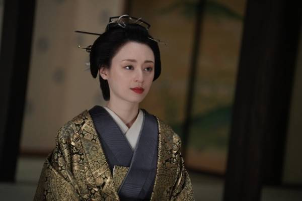 亀梨和也が一人二役「全然違う種類の色気」「別人」の声上がる…「大奥」10話