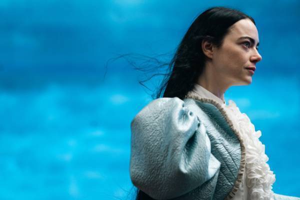 エマ・ストーン主演 『哀れなるものたち』ブルーレイ+DVDセットが5月8日発売