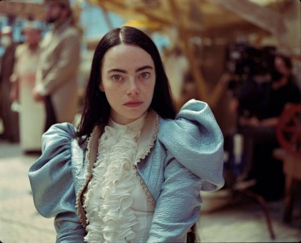 エマ・ストーン主演 『哀れなるものたち』ブルーレイ+DVDセットが5月8日発売