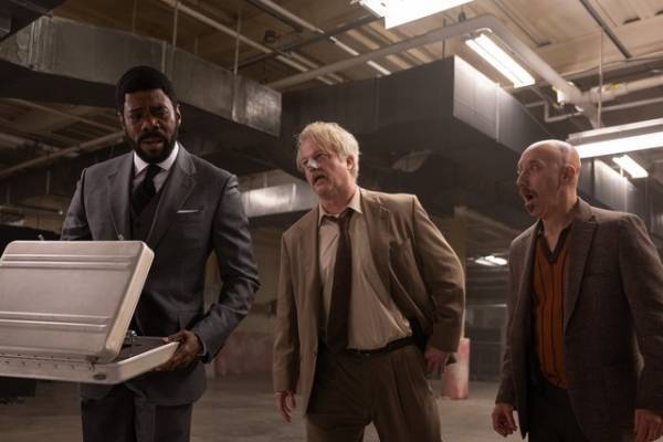 遊び心たっぷりな破天荒ガールズムービー『ドライブアウェイ・ドールズ』日本版予告