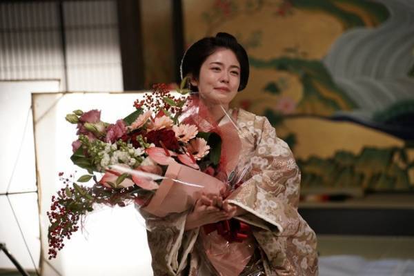 小芝風花＆亀梨和也、クランクアップ「大奥」最終話は今夜