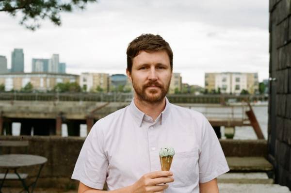 『異人たち』アンドリュー・ヘイ監督の伝説のラブストーリー『WEEKEND ウィークエンド』上映