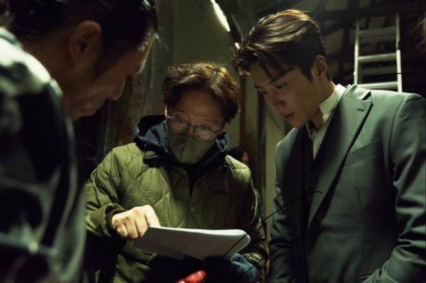 キム・ソンホ『貴公子』“役に憑依する”アクション満載のハードなメイキング映像