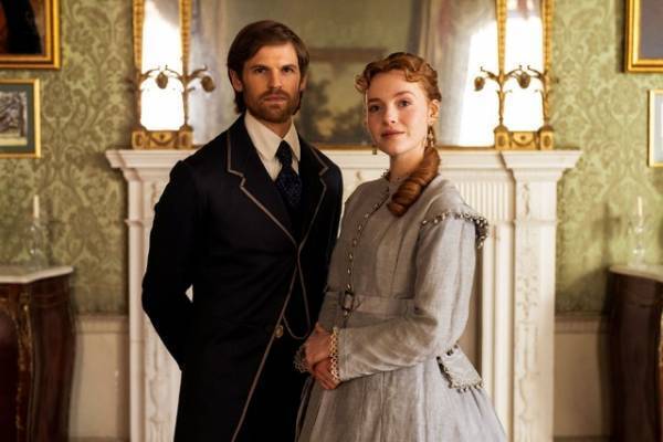 「ベルグレービア」クララ役ハリエット・スレーターが実感「彼女が抱える不安や経験、葛藤は今でも変わらない」