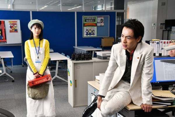 成田凌や間宮祥太朗の姿も　浜辺美波「アリバイ崩し承りますSP」シーン写真一挙公開