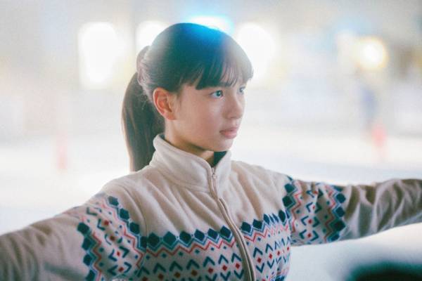 池松壮亮の“コーチ”と関わる『ぼくのお日さま』ホッケー少年＆フィギュアスケート少女が発表