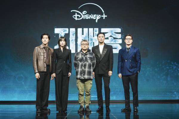 チュ・ジフン＆ハン・ヒョジュ「頼りにしていた」「心強かった」初共演の印象明かす　最新ドラマ「支配種」会見レポ