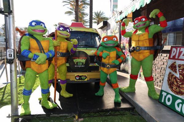 『ミュータント・タートルズ』、ダークな原作「ラスト・ローニン」をR指定の実写映画化へ