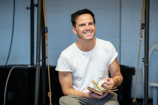 アンドリュー・スコットがオリヴィエ賞候補に　NTLive「ワーニャ」場面写真＆リハーサル写真解禁