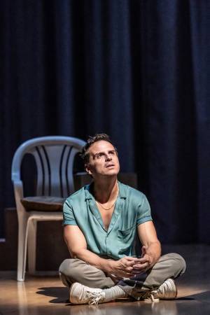 アンドリュー・スコットがオリヴィエ賞候補に　NTLive「ワーニャ」場面写真＆リハーサル写真解禁