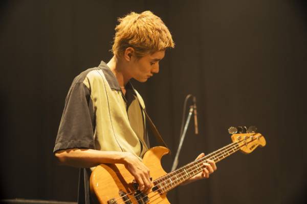 井之脇海の等身大キャラ＆柳俊太郎のベースさばきに注目『バジーノイズ』場面写真独占入手