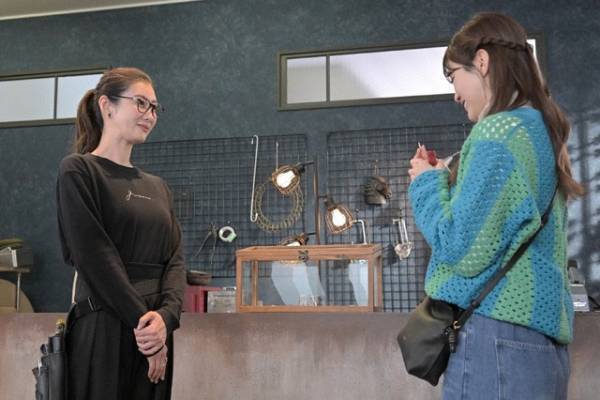 宮世琉弥“律”裏の顔に驚きの声「何者なの」…「くるり～誰が私と恋をした？～」2話