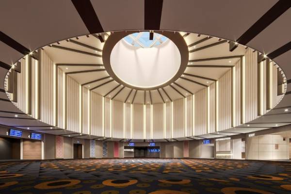 所沢駅近接「T・ジョイ エミテラス所沢」9月開業　ScreenXほか導入