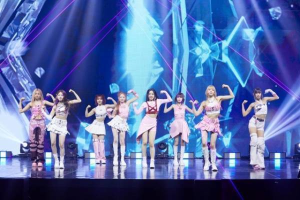 「UNIVERSE TICKET」全話無料＆一挙配放送　「UNIS」韓国デビューショーケースも配信へ