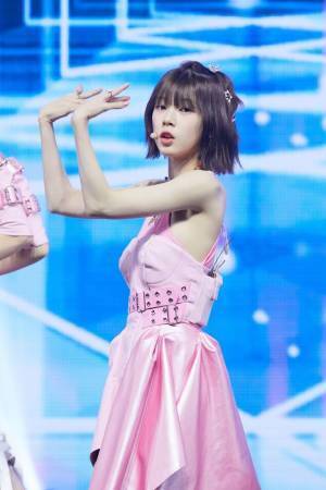 「UNIVERSE TICKET」全話無料＆一挙配放送　「UNIS」韓国デビューショーケースも配信へ