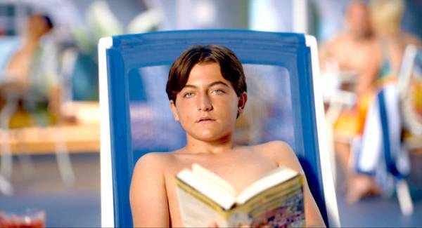 アリ・アスター監督×ホアキン・フェニックス『ボーはおそれている』Blu-ray&DVD8月発売