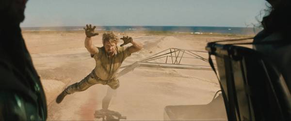 ライアン・ゴズリング＆エミリー・ブラント『フォールガイ』規格外アクション＆キャストの場面写真