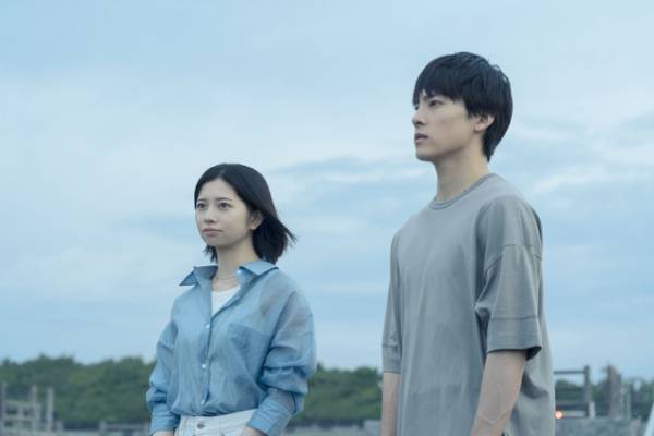 川西拓実＆桜田ひより、共同生活の始まりに演奏する『バジーノイズ』新映像